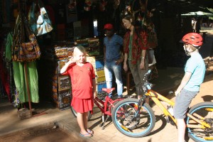 Stella köper en Mambas-tröja