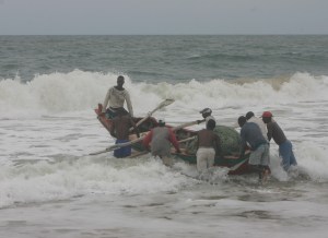 Trotsa vågorna och i med båten...