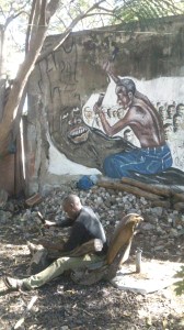 Träsnidare i museiparken