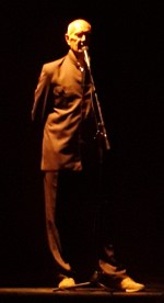 Pierre Schori på Teatro Avenidas scen