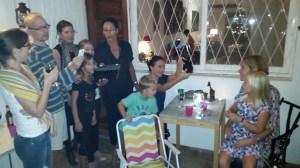 "Nu grönskar det i dalens famn"