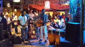 Robert och hans band på Núcleo de Arte