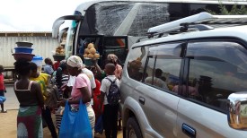 Efter att ha ätit lunch i Maxixe hade vi blivit blockerade av en buss och kom inte iväg på ett tag