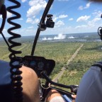 FLASH: Fräsch fru fyller femtio – firar fett, flyger förbi fallen